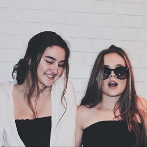 Meet your Posher, Mia